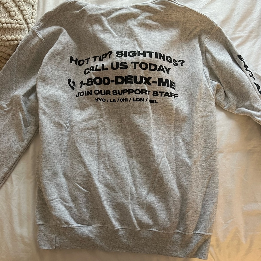 Deux moi sweatshirt